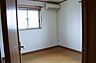 洋室：部屋ごとに設けた収納は、住みやすさへのこだわり。 