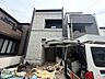 外観：駅4分の立地です〇