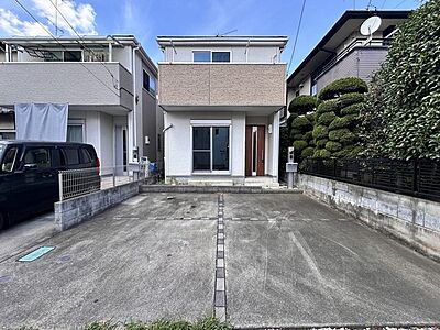 外観:閑静な住宅地で、小さなお子様がいるご家族にも安心。 外観:閑静な住宅地で、小さなお子様がいるご家族にも安心。