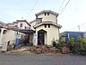 外観：車通りの少ない閑静な住宅地、のびのびした子育てに適します。 