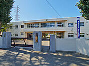鴻巣市立箕田小学校（830m）