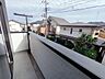 バルコニー：らくらくお洗濯を助ける広いバルコニー。 