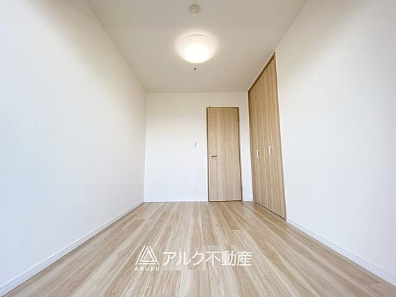 周辺商業施設充...