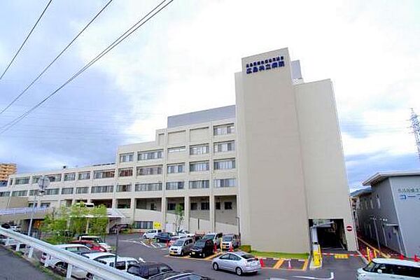病院「広島医療生活協同組合広島共立病院まで900ｍ」