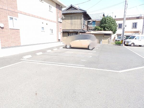 画像19:駐車場