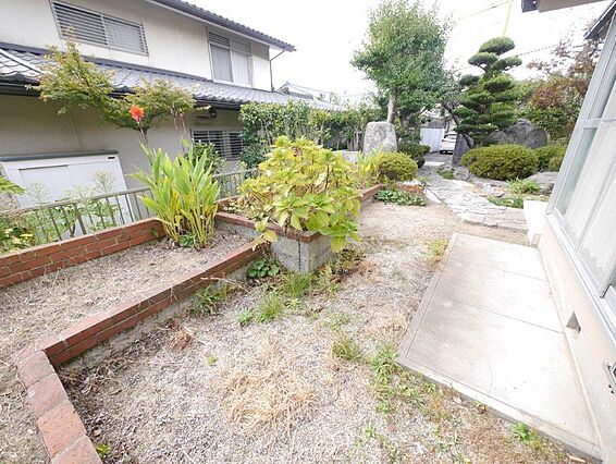 適度な広さの庭...