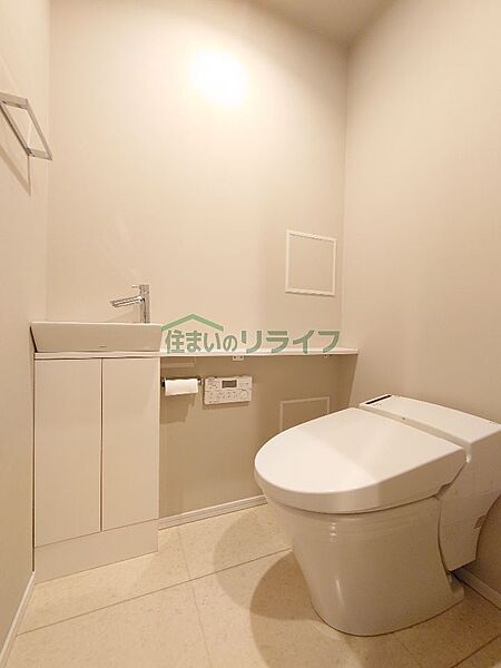 東京都渋谷区恵比寿西 賃貸マンション 4階 トイレ
