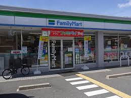 ファミリーマー...