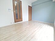 洋室です。（同物件参考写真）