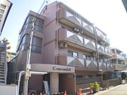 オートロック付のお洒落なマンション。