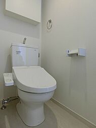 [トイレ] 清潔感のあるトイレになっています。