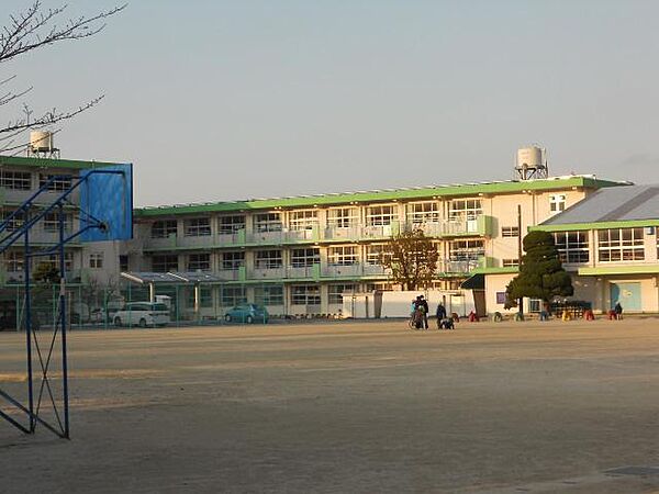 画像17:上津役中学校(880m)