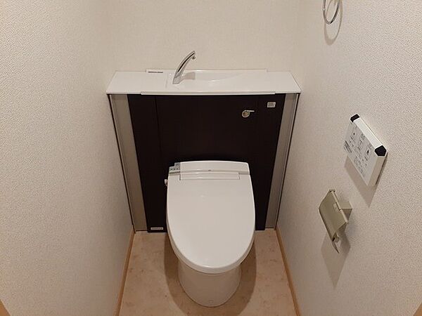 神奈川県横浜市港北区綱島東 賃貸マンション 6階 トイレ