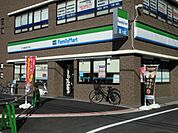 ファミリーマート八幡西折尾3丁目店（451m）