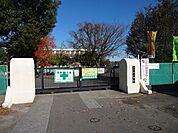 北小学校 心身ともに健康で、豊かな心と自己実現をめざす確かな力をもつ児童の育成をめざす。目指す「きたっこ」像(1)自ら学ぶ子(2)心豊かな子(3)元気な子 900m