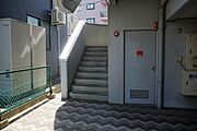 建物一階入口階段