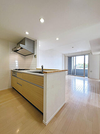 明るく開放感の...