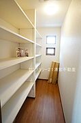 食品庫としても便利なパントリー！(2021年04月撮影)