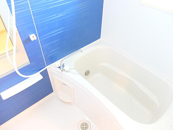 画像6:お風呂に小窓が付いているので、衛生面もGOOD