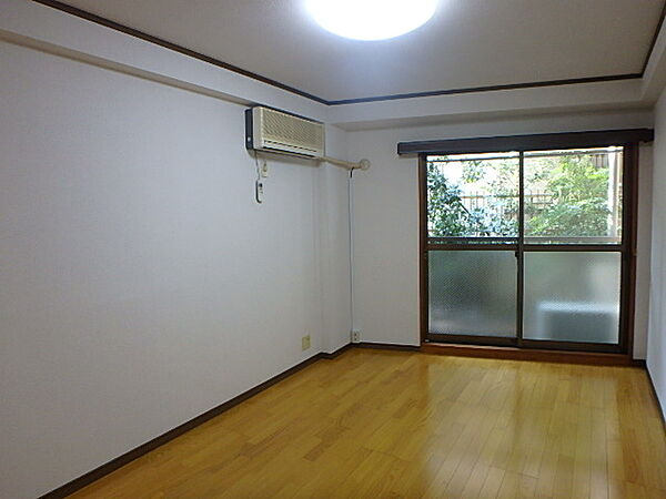 コーポ西谷 1階 | 東京都北区上十条 賃貸マンション 居間
