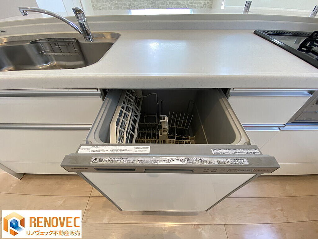 【2階　キッチン】◆後片付けもラクラクな食器洗乾燥機付き！