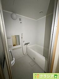 [風呂] 一日の疲れを癒すバスルーム。アロマオイルや半身浴が楽しめる快適な空間です（2022年11月撮影）