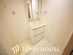 [洗面] お家の中でも特にプライベートスペースとなる洗面所は、洗濯場所と浴室を同じ空間でまとめております。