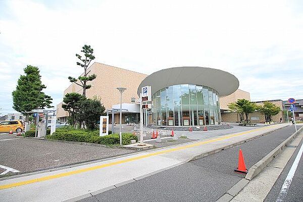 画像27:新潟市立中央図書館(550m)