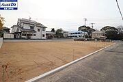 学校が近く、通学に便利な立地です♪