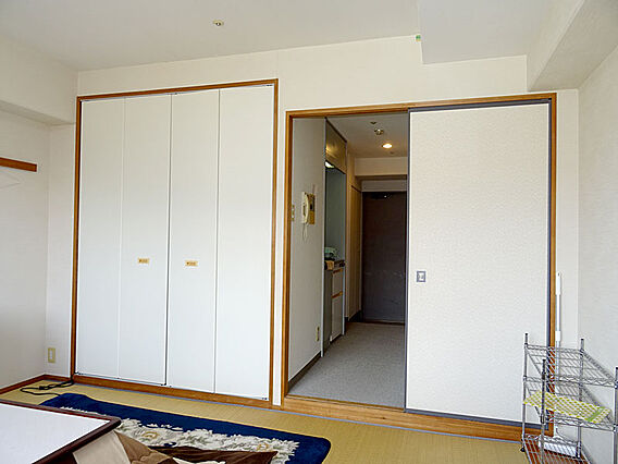 窓側から見た室...