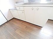 キッチン下の収納。