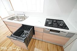 [キッチン] 食洗機付きのシステムキッチンは収納も豊富！散らかりがちなキッチンも大容量の収納でスッキリ片付きます！