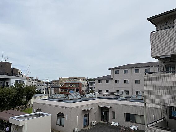 バルコニーから...