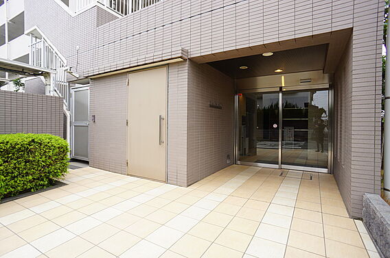 エントランス・...