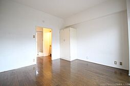 バザレビル 2階ワンルームのリビング/ダイニング