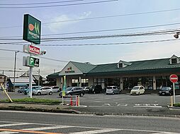 [周辺] マルエツ草加八幡店（750ｍ）24時間営業！毎日楽しく便利にお買物をしていただける生鮮食品を中心としたスーパーマーケット。食料品の他、日用雑貨など、幅広く品揃えしています。