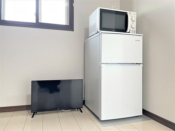 画像9:冷蔵庫、電子レンジ、TV