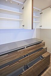 [キッチン] 造り付け食器棚