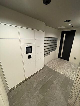 荷物を一時保管...