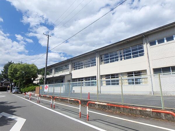 画像16:松阪市立第一小学校（1404m）
