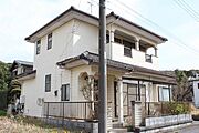 南西側からの外観