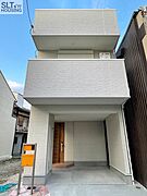 【モデルハウス外観写真】スタイリッシュな中にも温かみのあるデザイン。色々なスタイルがありますのでお客様好みの外観をお選び頂けます。