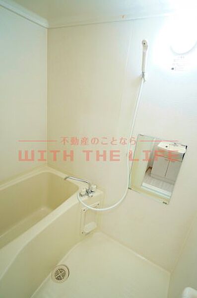 画像14:落ち着いた空間のお風呂です