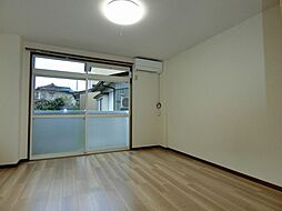 メゾンクロスオーバー 101 1階1Kの寝室