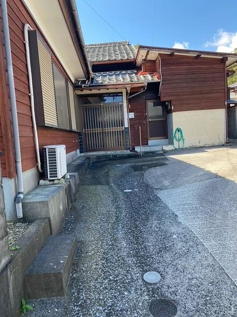 detached 大分県佐伯市鶴見大字地松浦591