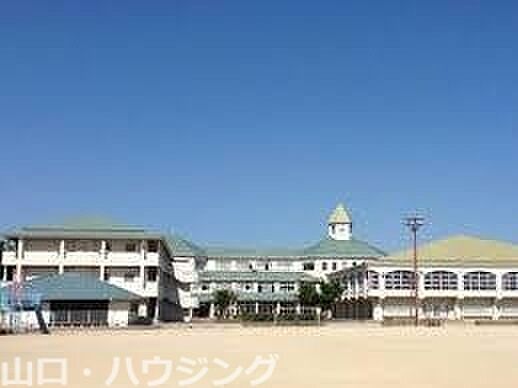 画像11:徳島市立国府中学校 628m