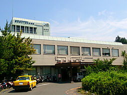 [周辺] 横浜保土ケ谷中央病院まで1536m、以前は「船員病院」という名称でした。上星川駅が最寄駅になりますが、横浜駅からもバスでアクセスできます。