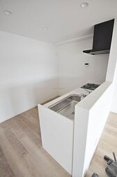 [キッチン] 快適に家事ができる広々としたキッチンスペース。