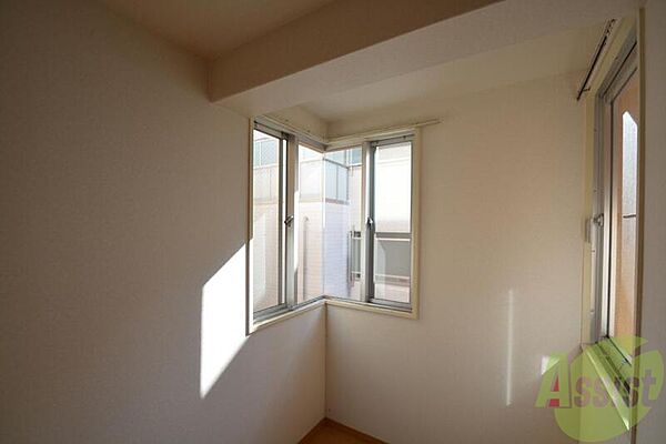画像23:角部屋で窓が付いているので、日が差し込みます。