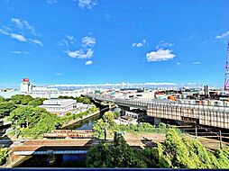 [その他] バルコニーからは横浜の代名詞とも言える「ベイブリッジ」が望めます♪
